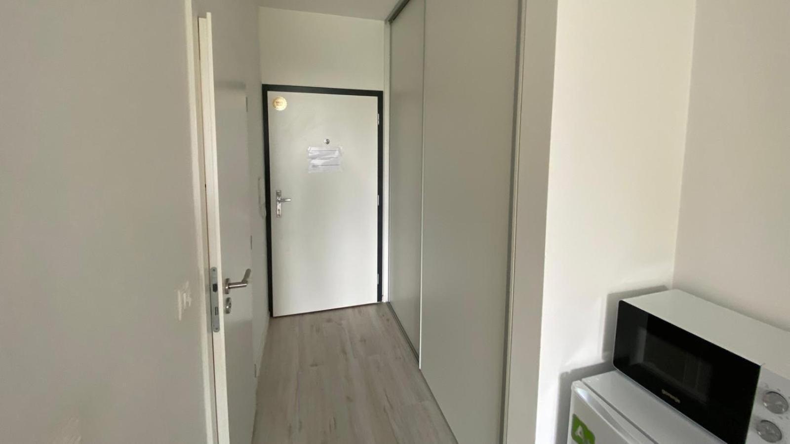 1 Room Apartment With Terrace, Slnecnice, 18B Bratislava Eksteriør billede